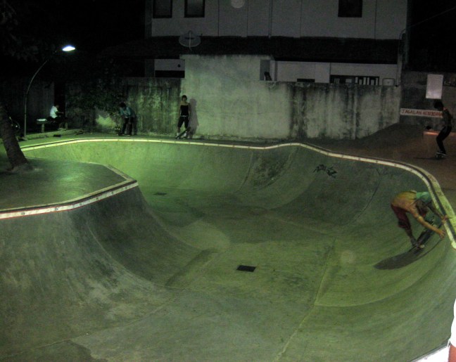 sanur bowl, bali skateboarding, julien bergougnoux